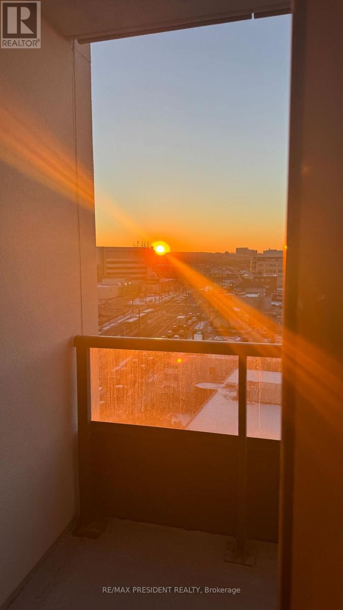 A811 - 705 Davis Drive, Newmarket, Ontario  L3Y 0J1 - Photo 5 - N12631064