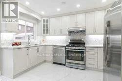 30 Leagate Street, Brampton, Ontario  L7A 2A6 - Photo 5 - W12631052