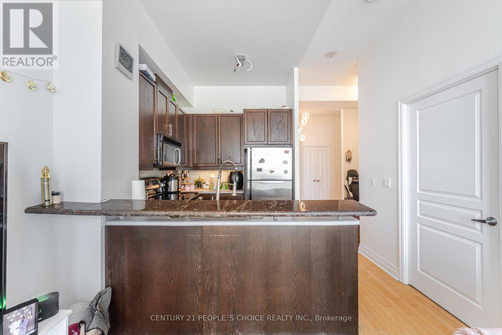 3304 - 3939 Duke Of York Boulevard, Mississauga (City Centre), Ontario  L5B 4N2 - Photo 11 - W12631140