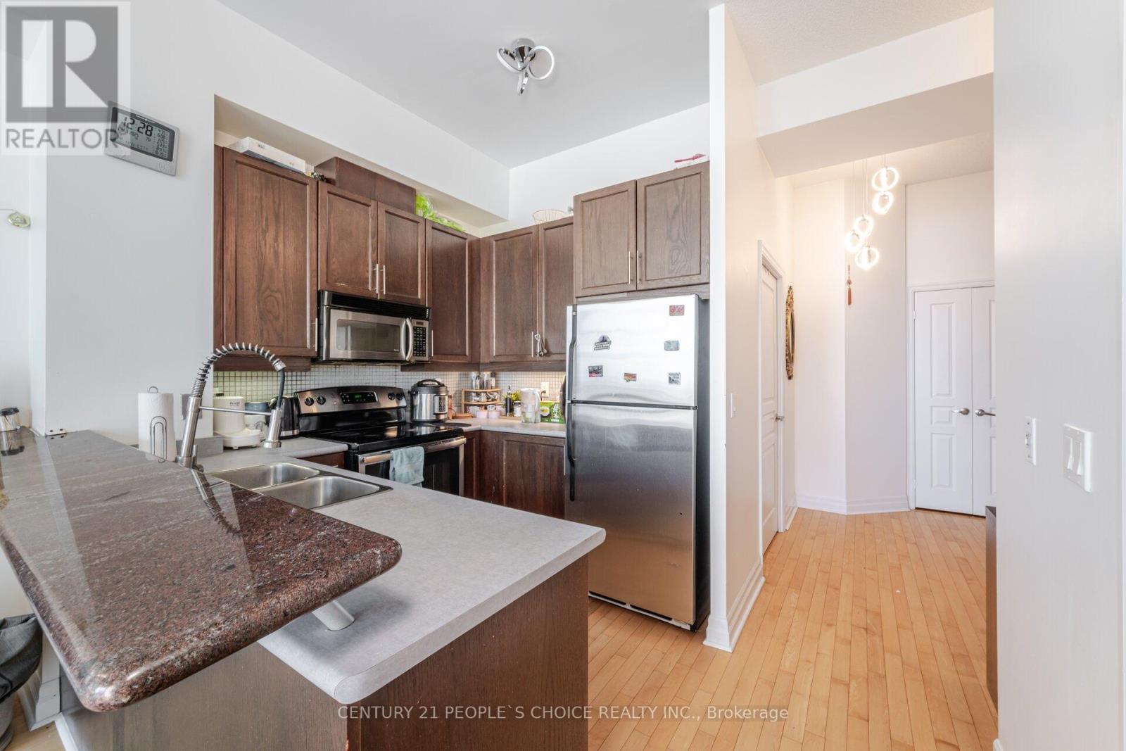 3304 - 3939 Duke Of York Boulevard, Mississauga (City Centre), Ontario  L5B 4N2 - Photo 12 - W12631140