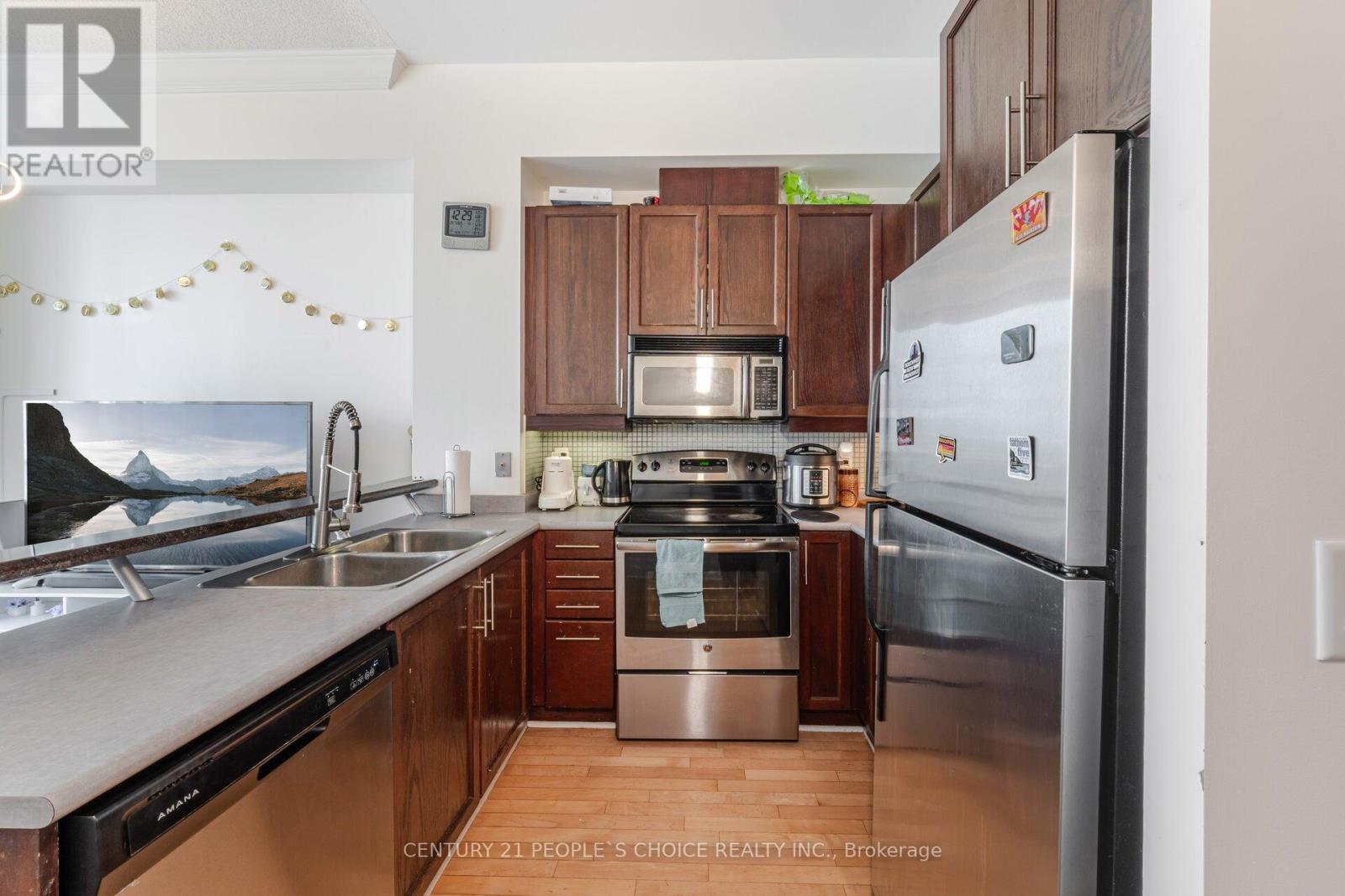 3304 - 3939 Duke Of York Boulevard, Mississauga (City Centre), Ontario  L5B 4N2 - Photo 14 - W12631140