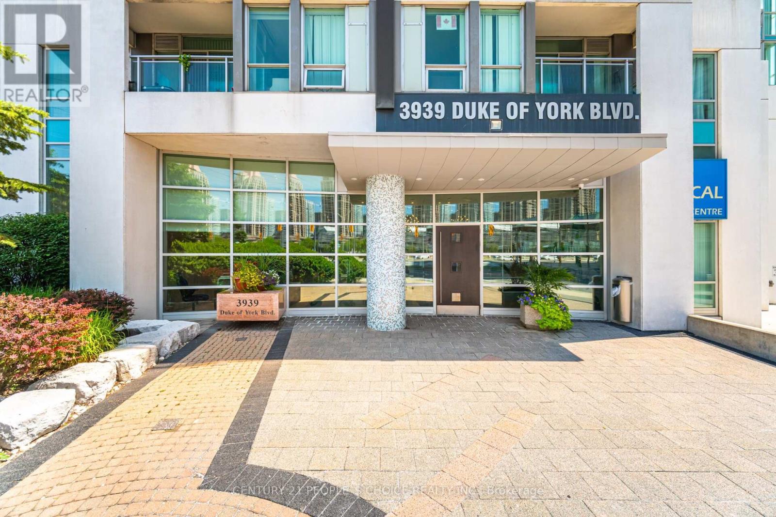 3304 - 3939 Duke Of York Boulevard, Mississauga (City Centre), Ontario  L5B 4N2 - Photo 3 - W12631140