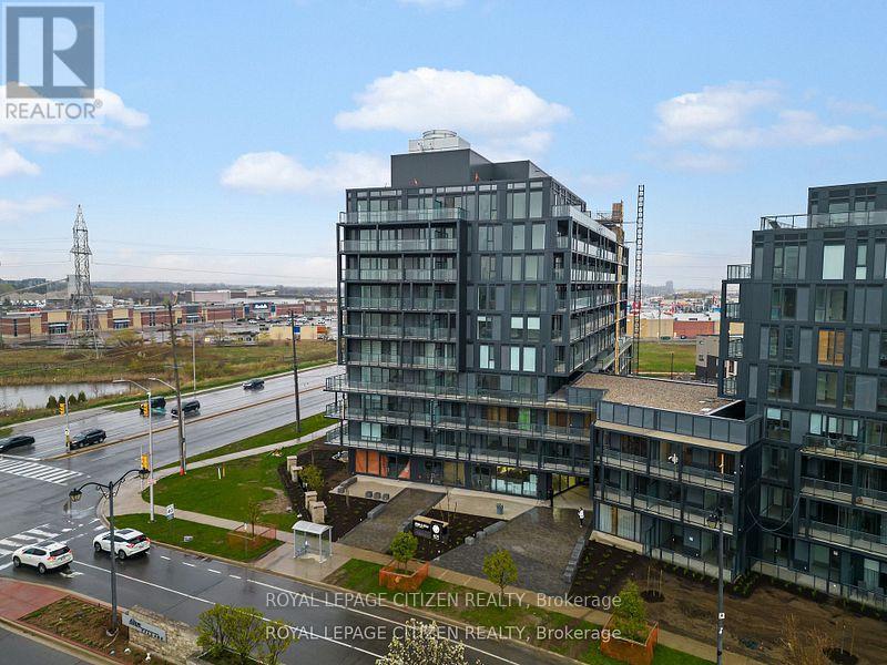 B418 - 3200 DAKOTA COMMON, Burlington, Ontario