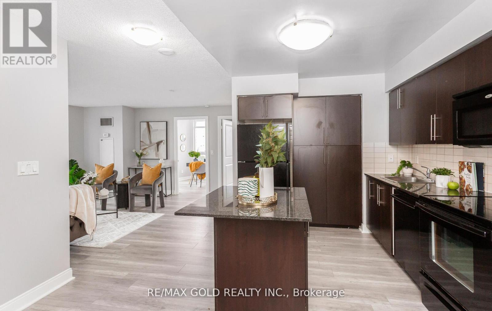 804 - 330 Burnhamthorpe Road W, Mississauga, Ontario  L5R 1B8 - Photo 10 - W12631178