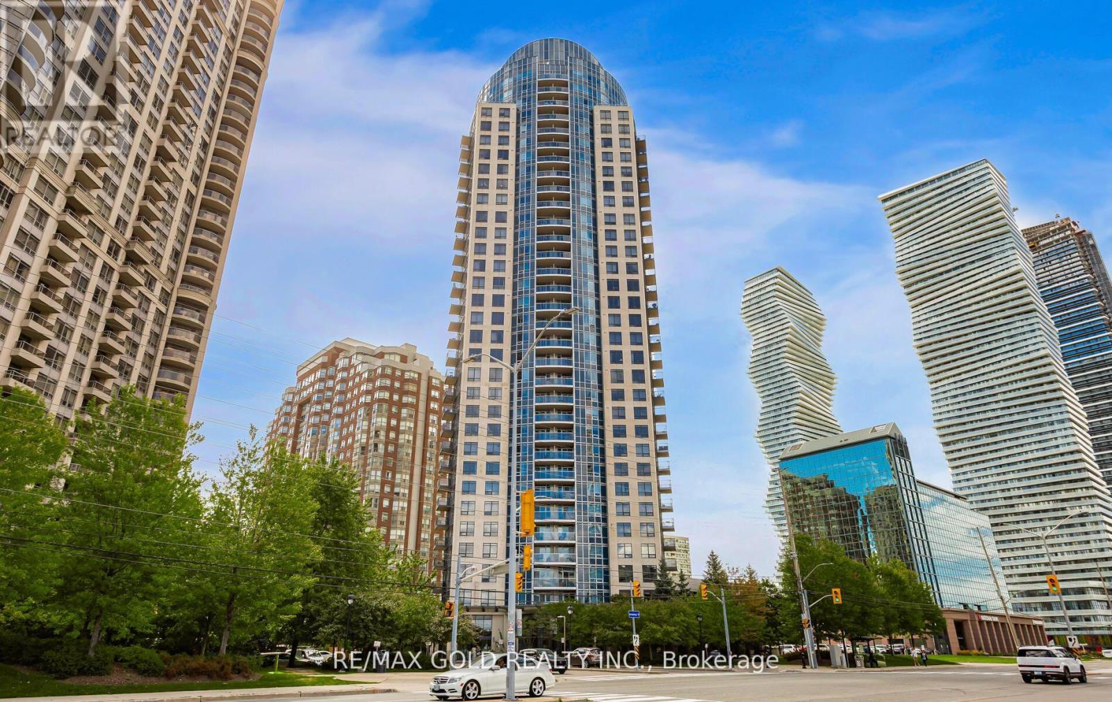 804 - 330 Burnhamthorpe Road W, Mississauga, Ontario  L5R 1B8 - Photo 2 - W12631178