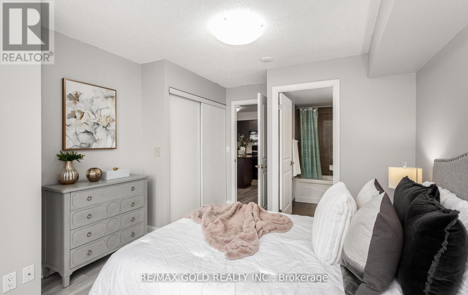 804 - 330 Burnhamthorpe Road W, Mississauga, Ontario  L5R 1B8 - Photo 26 - W12631178