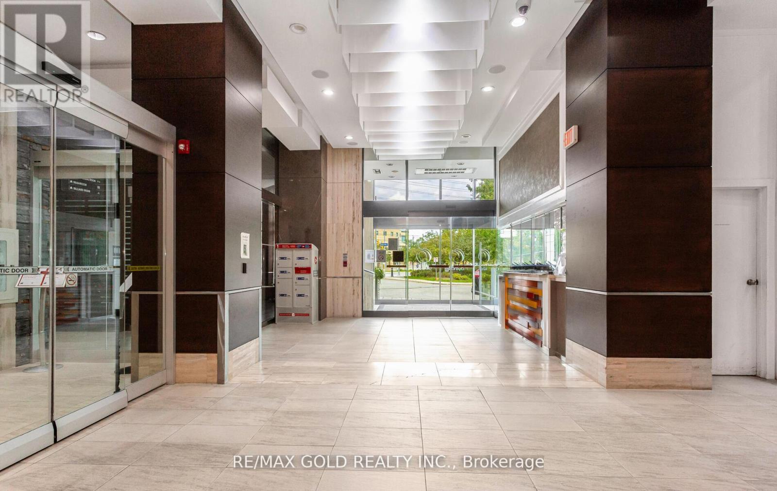 804 - 330 Burnhamthorpe Road W, Mississauga, Ontario  L5R 1B8 - Photo 4 - W12631178