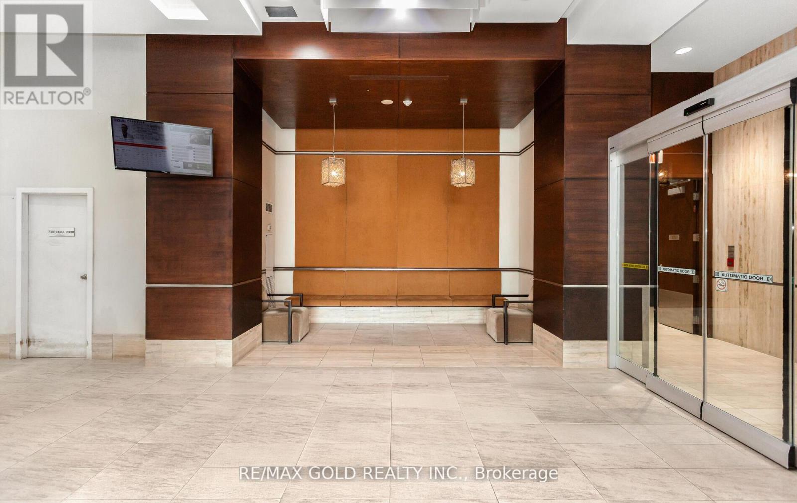 804 - 330 Burnhamthorpe Road W, Mississauga, Ontario  L5R 1B8 - Photo 5 - W12631178