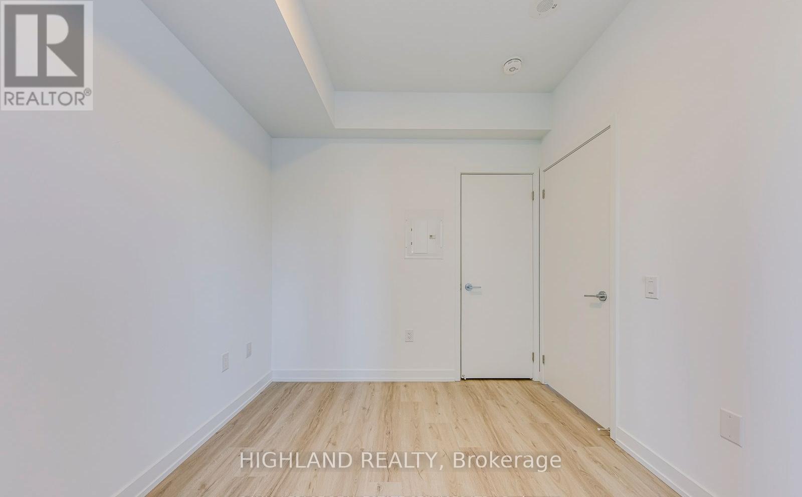 3806 - 395 Square One Drive, Mississauga, Ontario  L5B 0P6 - Photo 10 - W12631184