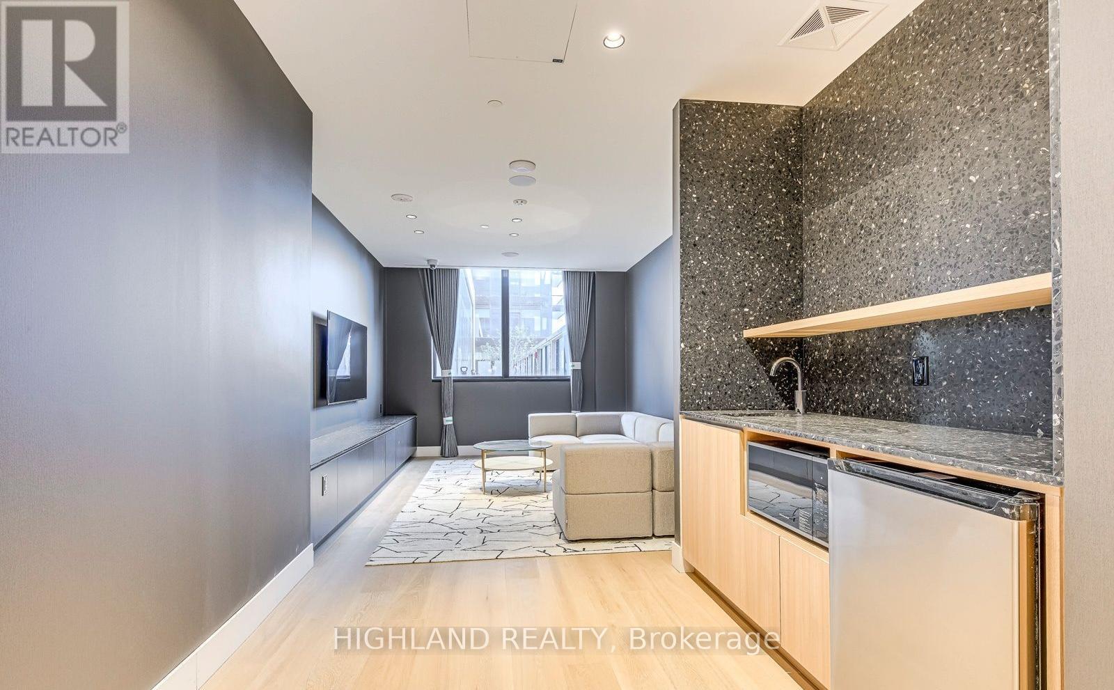 3806 - 395 Square One Drive, Mississauga, Ontario  L5B 0P6 - Photo 3 - W12631184