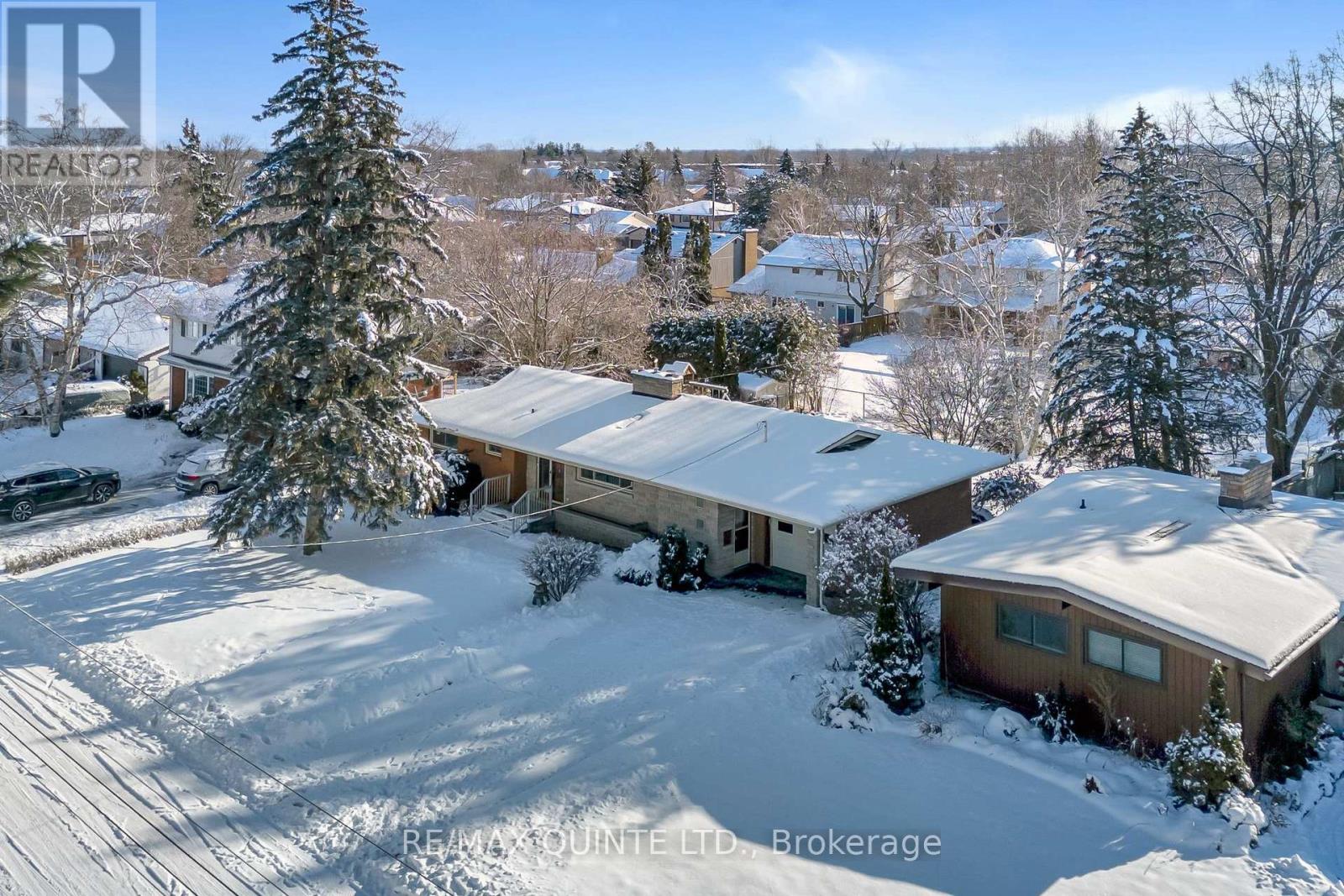 9 Sunset Drive, Belleville, Ontario  K8N 1Y4 - Photo 1 - X12631246