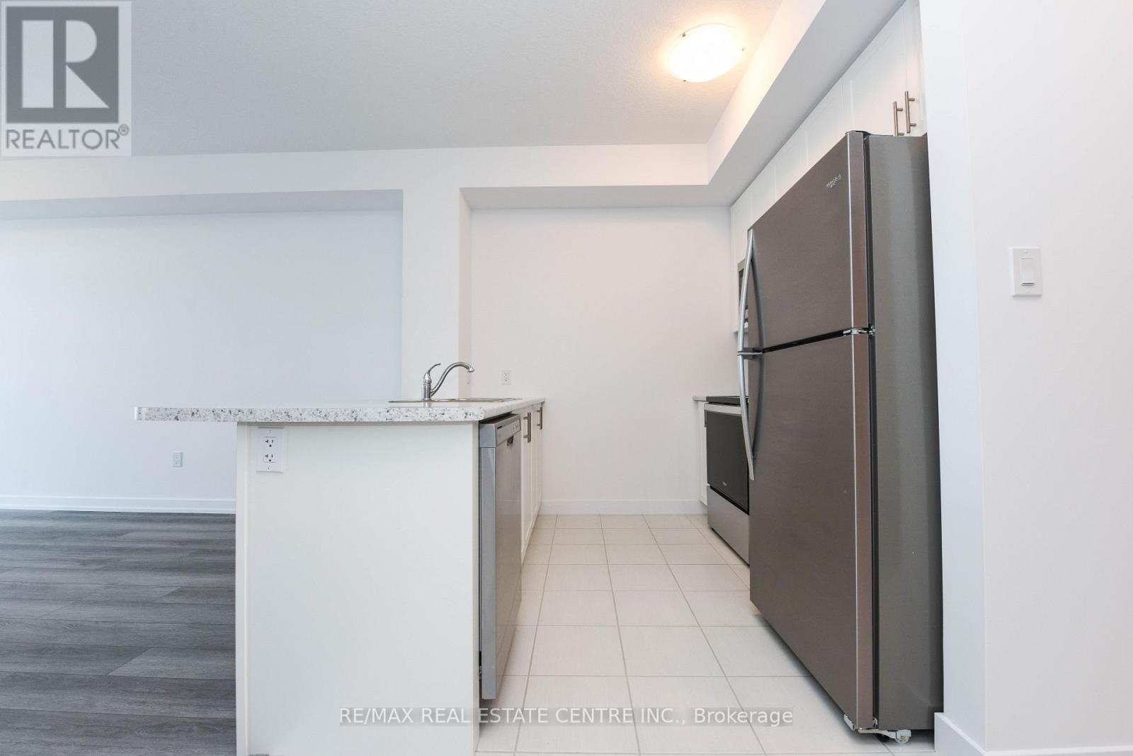 1107 - 460 Dundas Street E, Hamilton (Waterdown), Ontario  L8B 2A5 - Photo 12 - X12631040