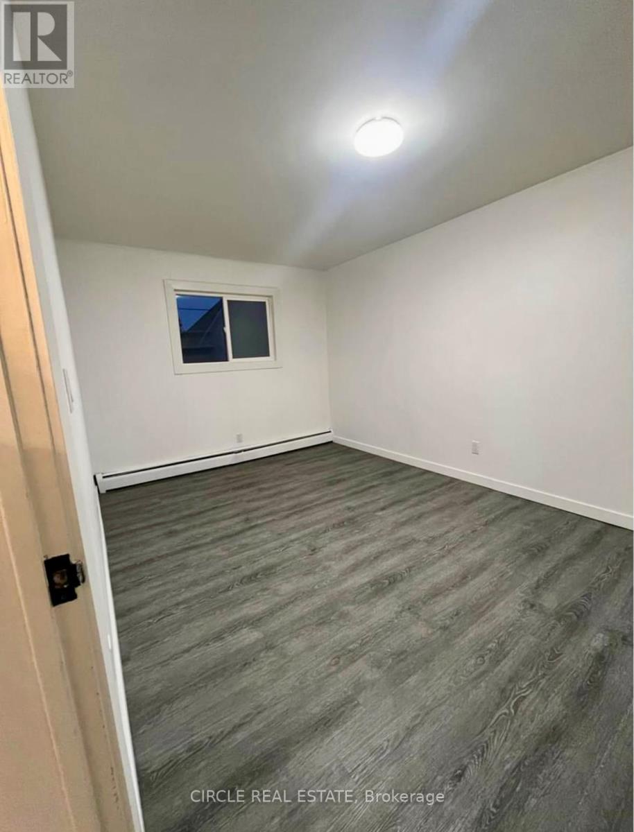 24 - 26 Inkerman Street, St. Thomas, Ontario  N5P 3E8 - Photo 14 - X12631062