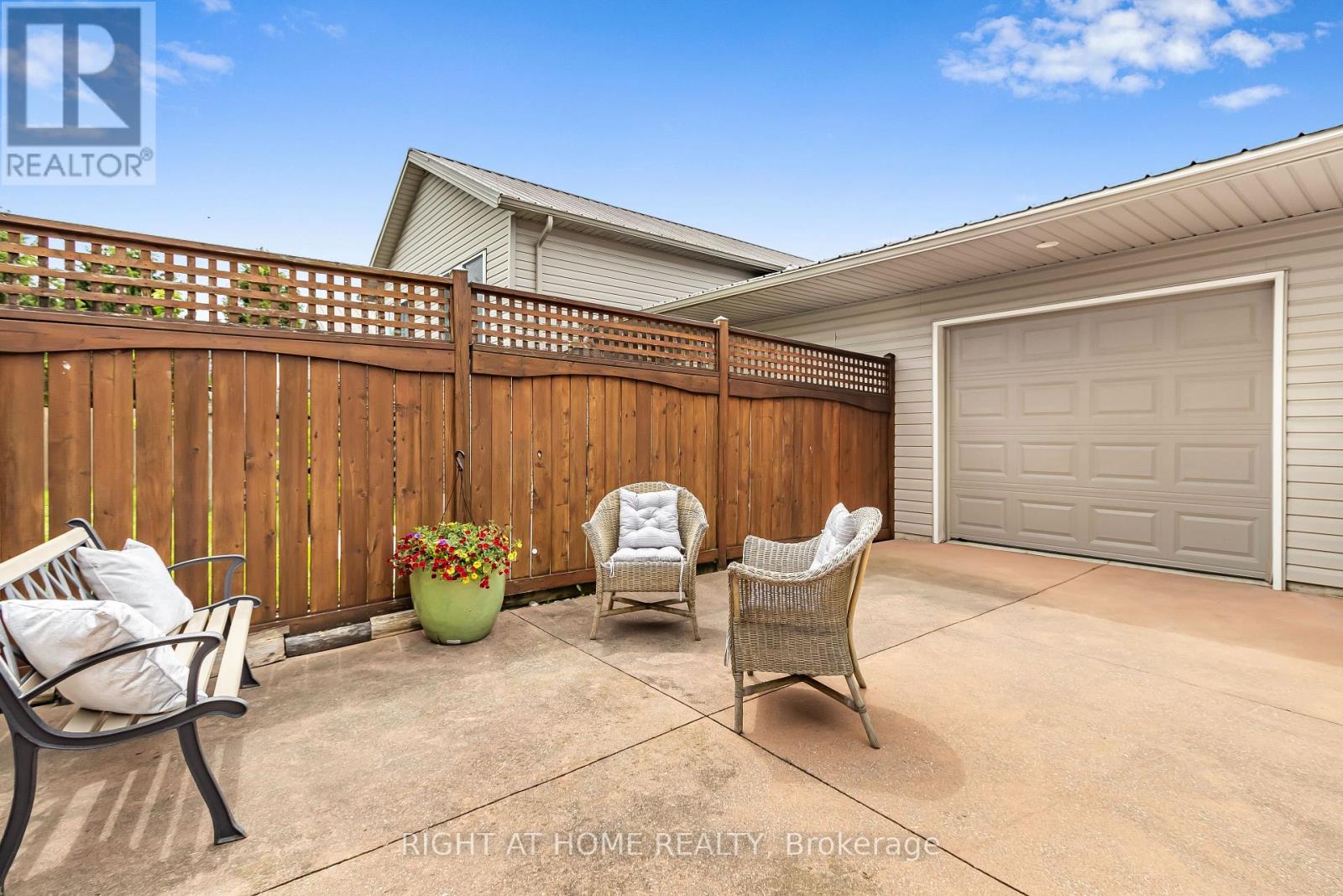 9 Discovery Court, Chatham-Kent (Ne), Ontario  N7L 0A3 - Photo 13 - X12631108