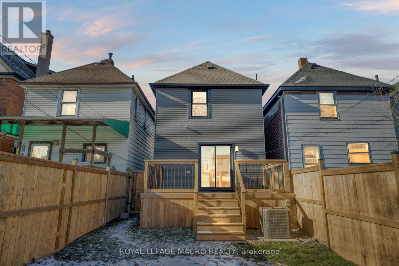 38 Glendale Avenue N, Hamilton (Crown Point), Ontario  L8L 7J3 - Photo 30 - X12631150