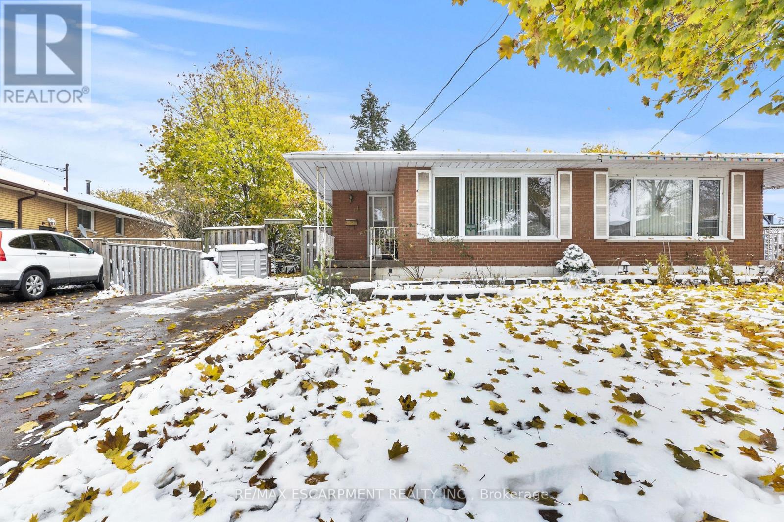 11 TORLAKE STREET, Hamilton, Ontario