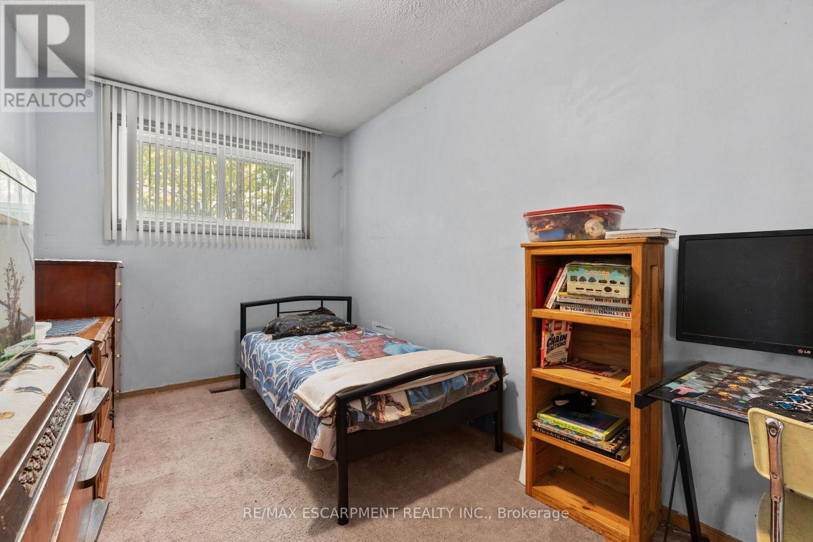 11 Torlake Street, Hamilton (Templemead), Ontario  L8W 1L4 - Photo 9 - X12631162