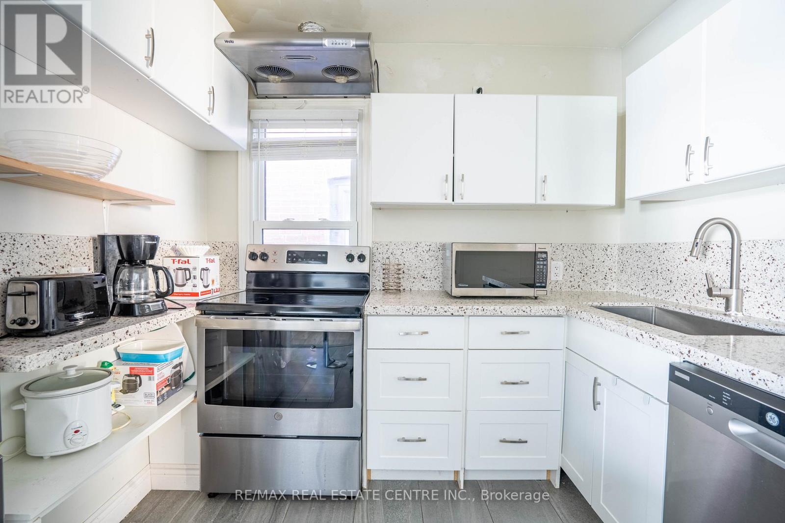 24 East 22nd Street, Hamilton, Ontario  L8V 2V3 - Photo 14 - X12631174