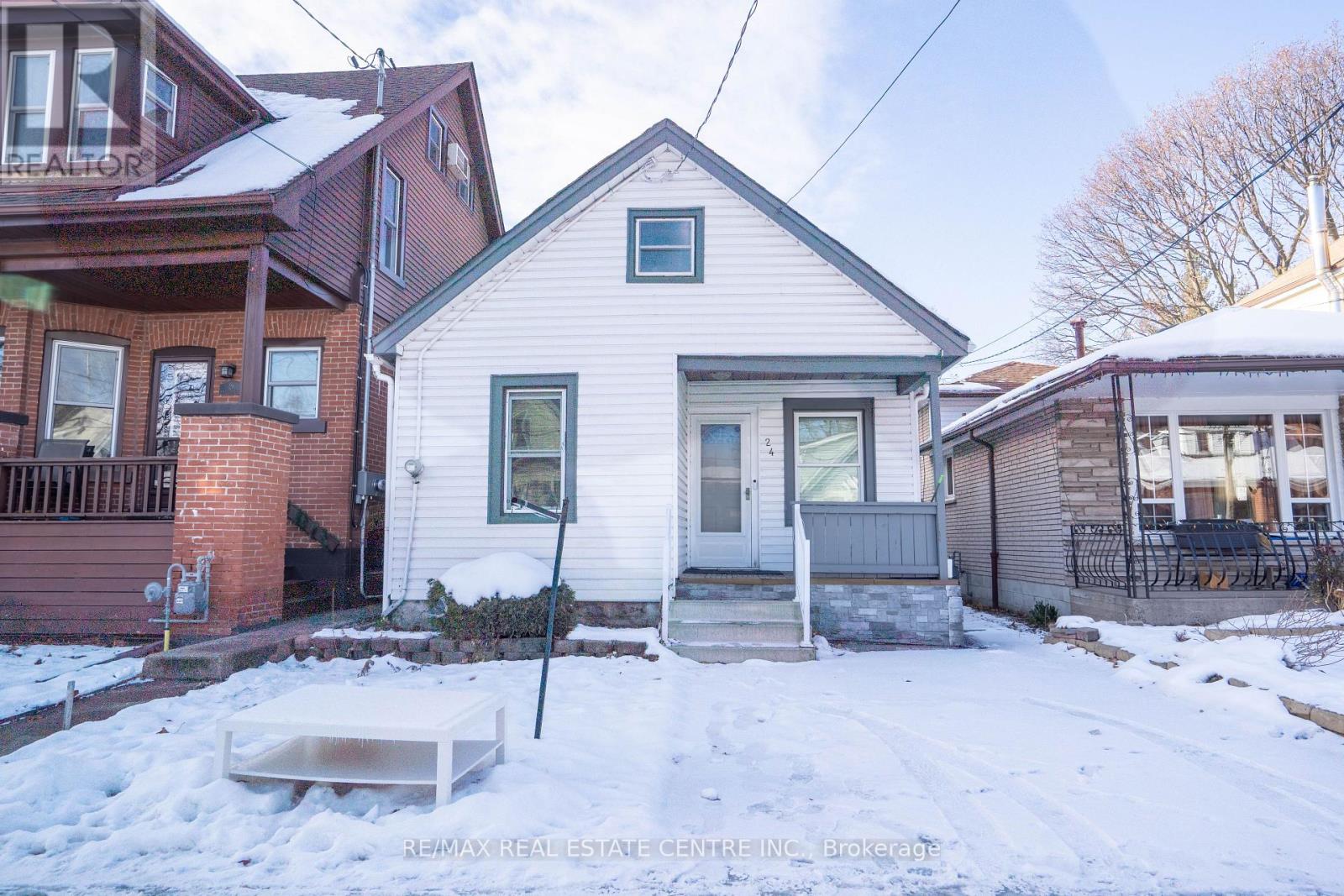 24 East 22nd Street, Hamilton, Ontario  L8V 2V3 - Photo 2 - X12631174