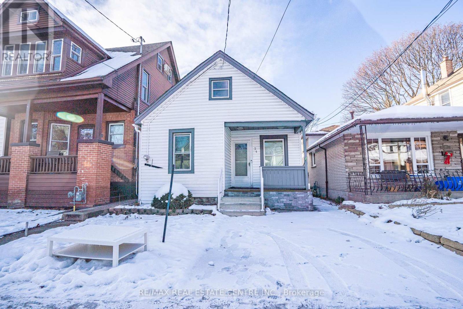 24 East 22nd Street, Hamilton, Ontario  L8V 2V3 - Photo 3 - X12631174