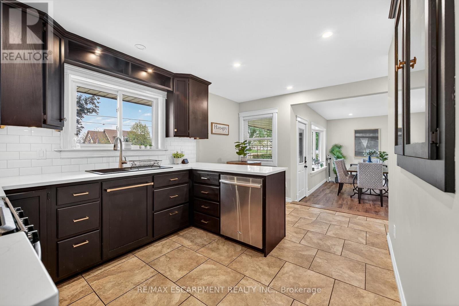 49 Erie Avenue N, Haldimand, Ontario  N0A 1G0 - Photo 6 - X12631182