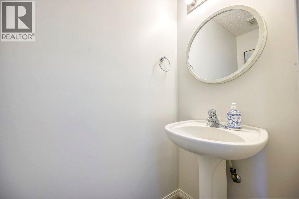 165 Bayside Point Sw, Airdrie, Alberta  T4B 2Z2 - Photo 11 - A2266703