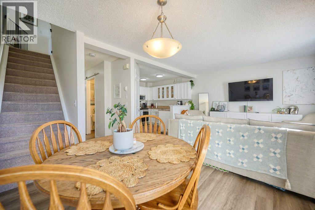 165 Bayside Point Sw, Airdrie, Alberta  T4B 2Z2 - Photo 7 - A2266703