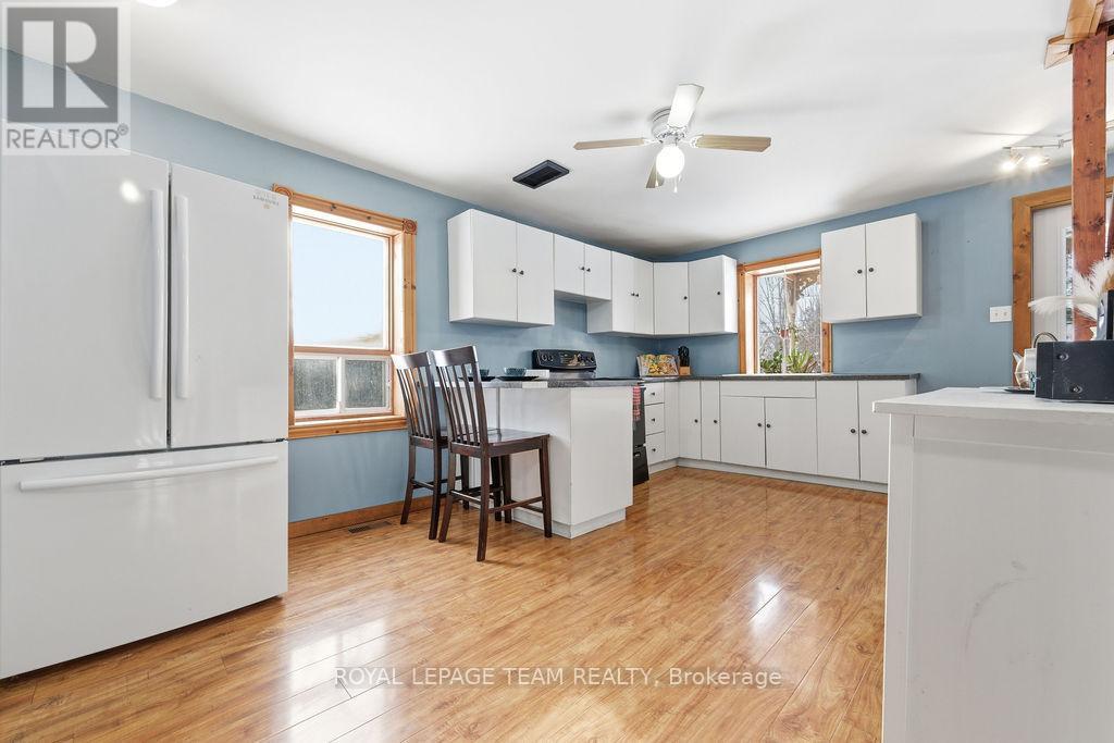 160 Burnstown Road, Mcnab/braeside, Ontario  K0A 3L0 - Photo 16 - X12631212