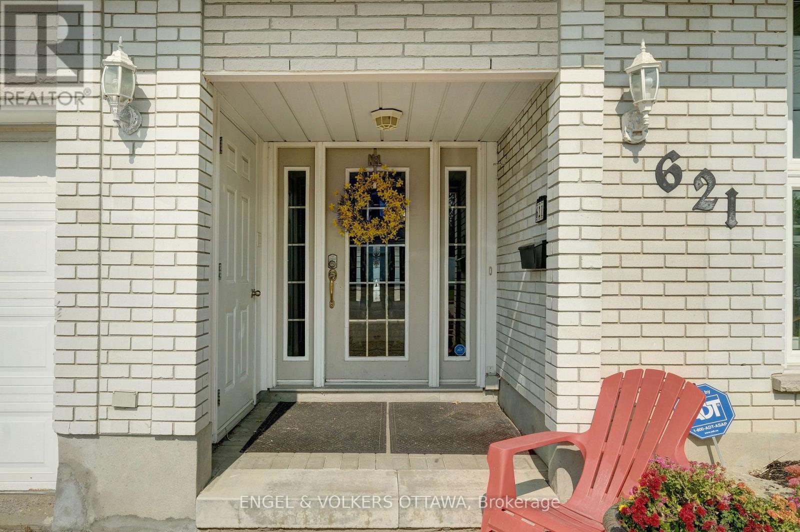 A - 621 Pleasant Park Road, Ottawa, Ontario  K1H 5N4 - Photo 3 - X12631222