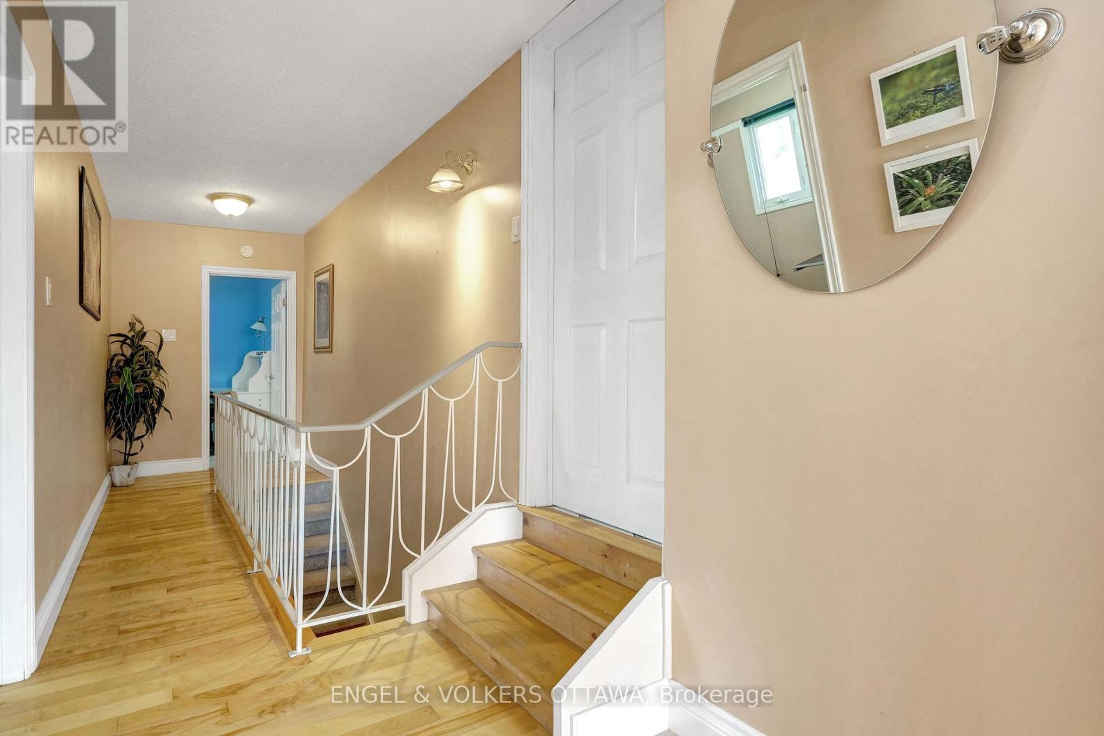 A - 621 Pleasant Park Road, Ottawa, Ontario  K1H 5N4 - Photo 4 - X12631222