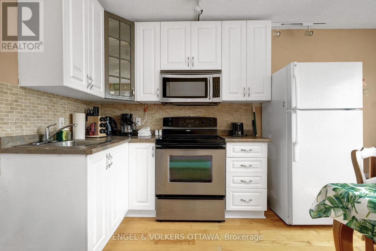 A - 621 Pleasant Park Road, Ottawa, Ontario  K1H 5N4 - Photo 6 - X12631222