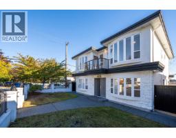 <div class="price">$2,588,000</div> 392 E 63rd Avenue, Vancouver<br><div style="margin-bottom:8px;"><small>Multiple Realty Ltd.</small></div><div class='bed_bath'>7 Bed | 4 Bath</div>