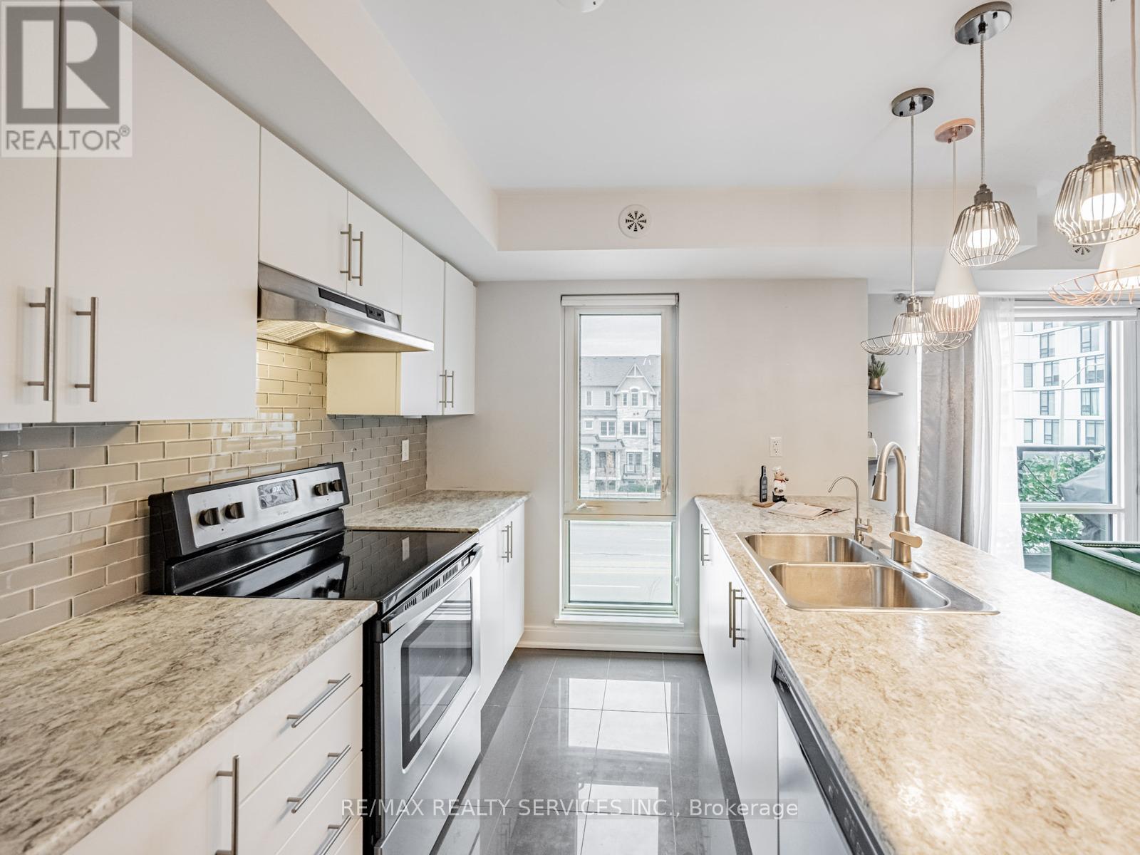 60 - 100 Dufay Road, Brampton, Ontario  L7A 4S3 - Photo 9 - W12581406