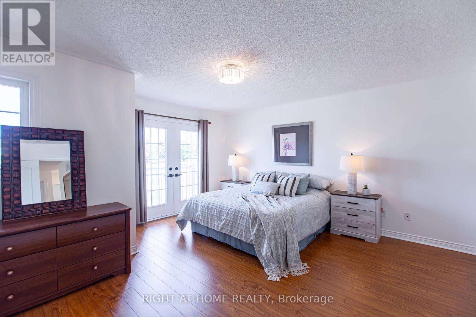 4 Old Orchard Crescent, Richmond Hill, Ontario  L4S 2X4 - Photo 8 - N12631200