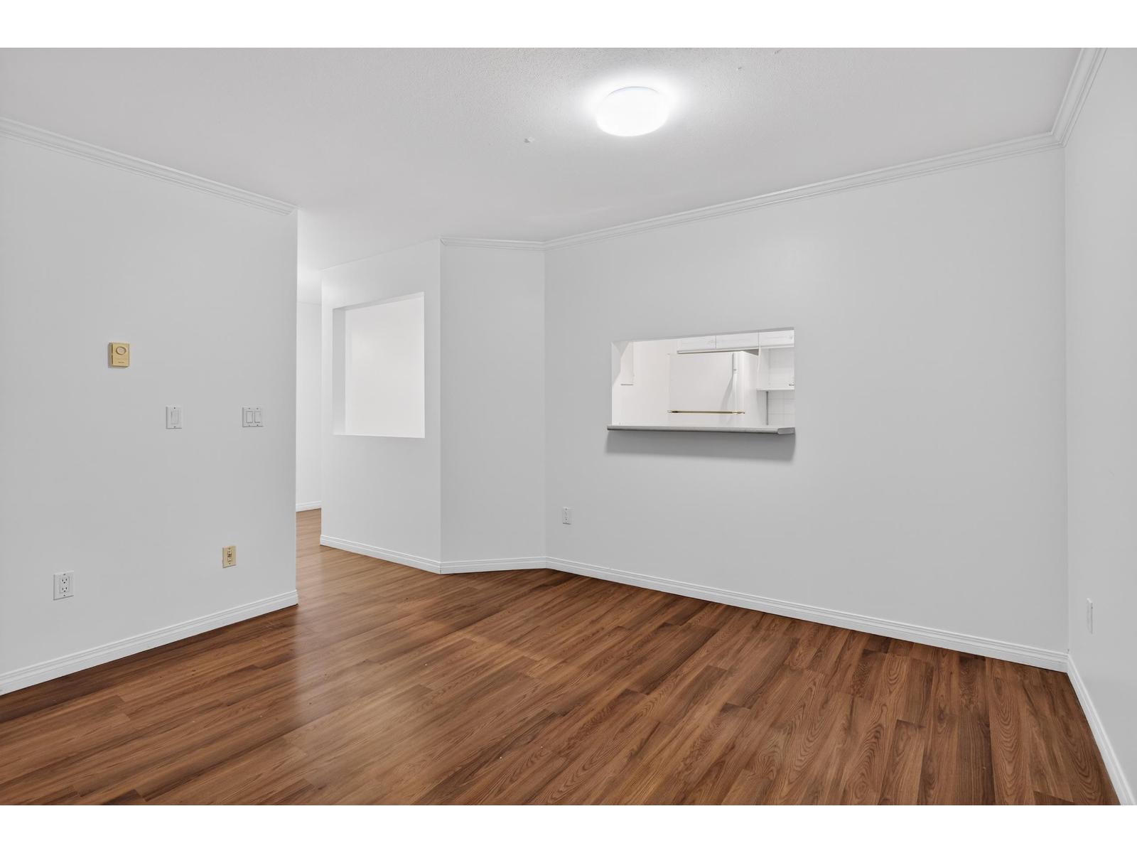 303 9865 140 Street, Surrey, British Columbia  V3T 4M4 - Photo 8 - R3073366