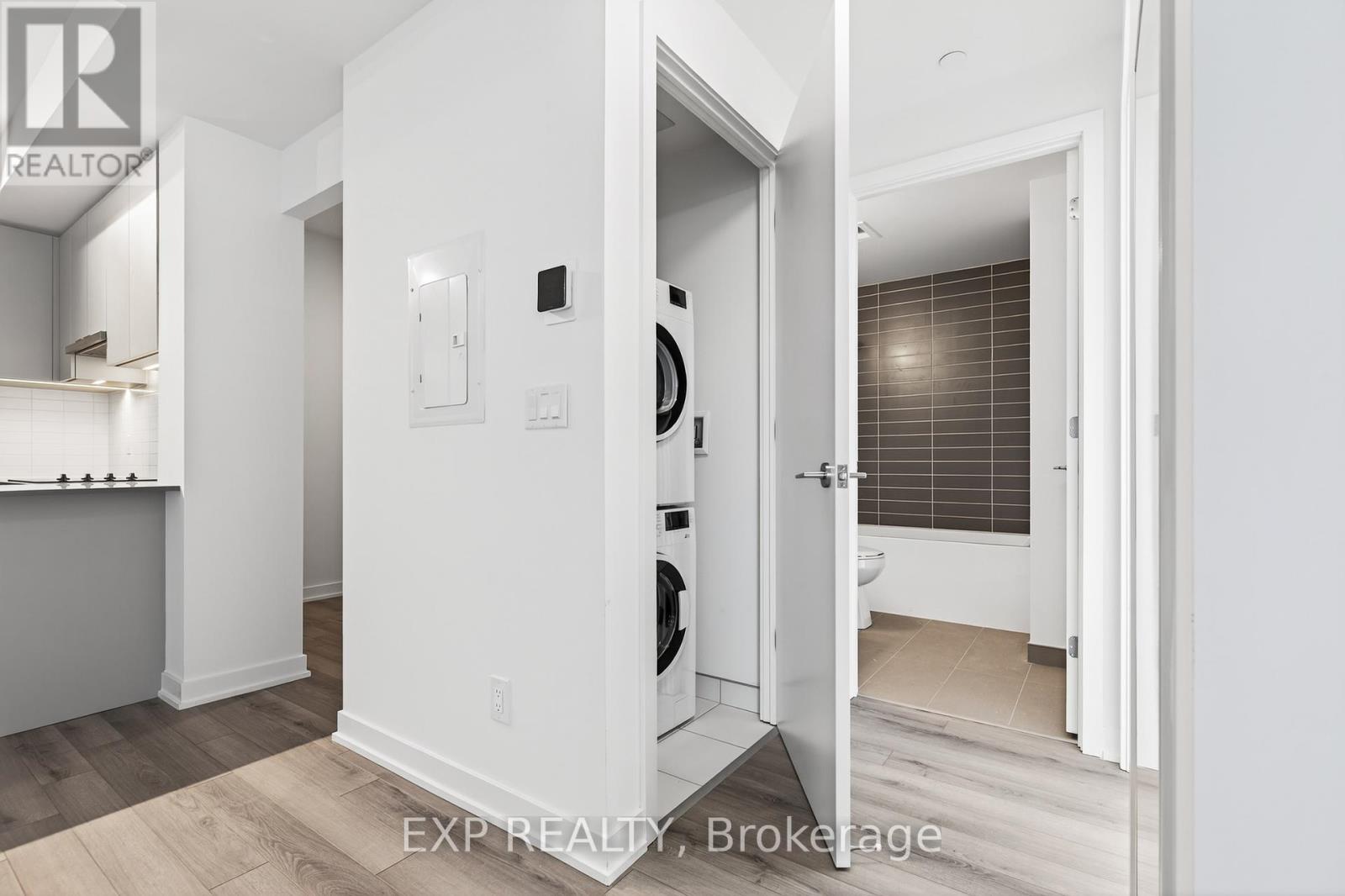 411 - 3071 Trafalgar Road, Oakville, Ontario  L6H 8C6 - Photo 26 - W12631244