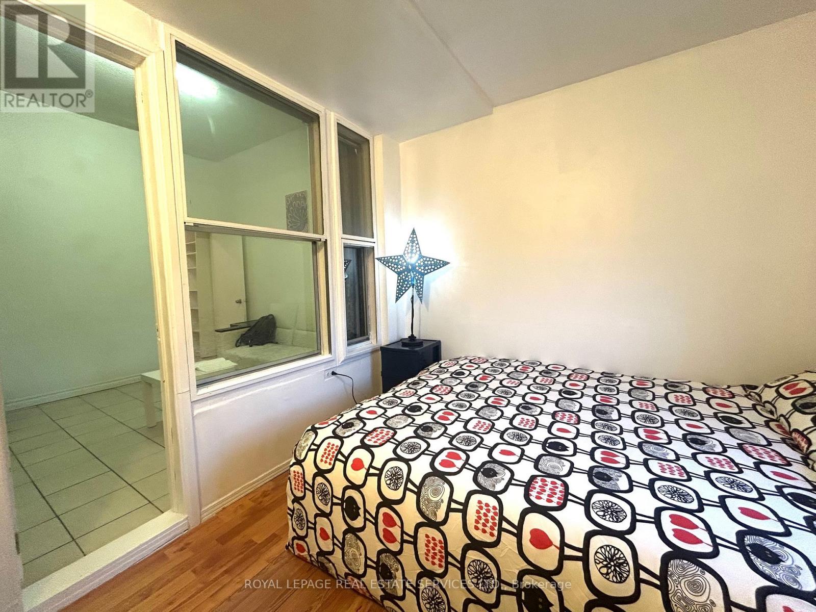 Lovely - 50 Bellevue Avenue, Toronto, Ontario  M5T 2N4 - Photo 9 - C12568228