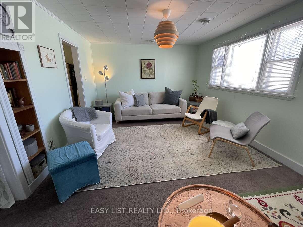 35 Mary Street, Fort Erie, Ontario  L2A 4A4 - Photo 10 - X12322238