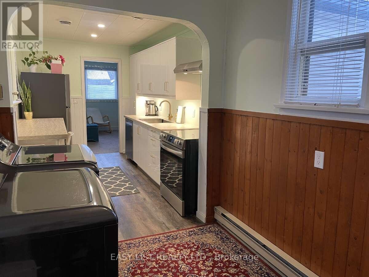 35 Mary Street, Fort Erie, Ontario  L2A 4A4 - Photo 12 - X12322238