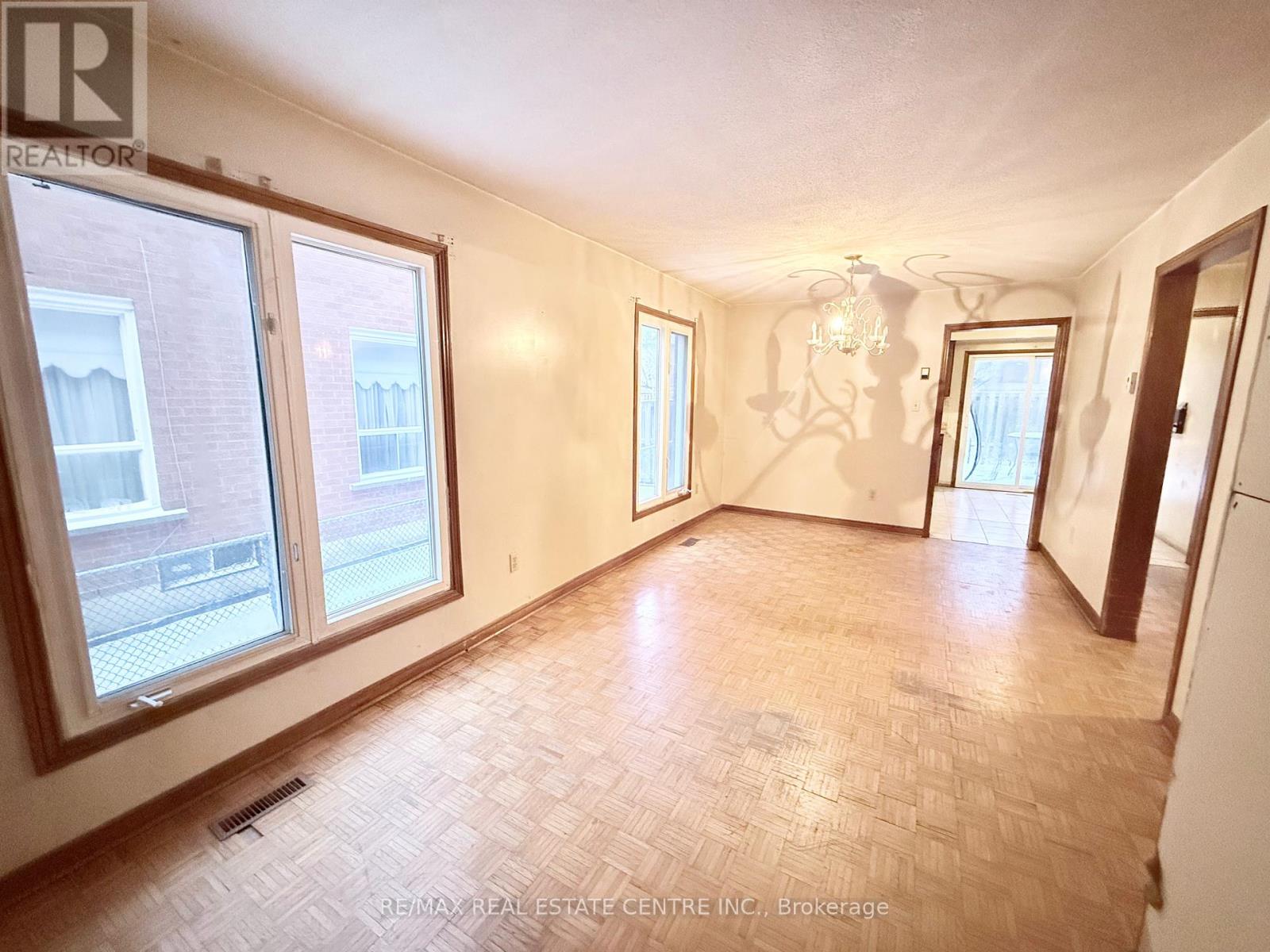 320 Brownridge Drive, Vaughan, Ontario  L4J 5X1 - Photo 8 - N12629144