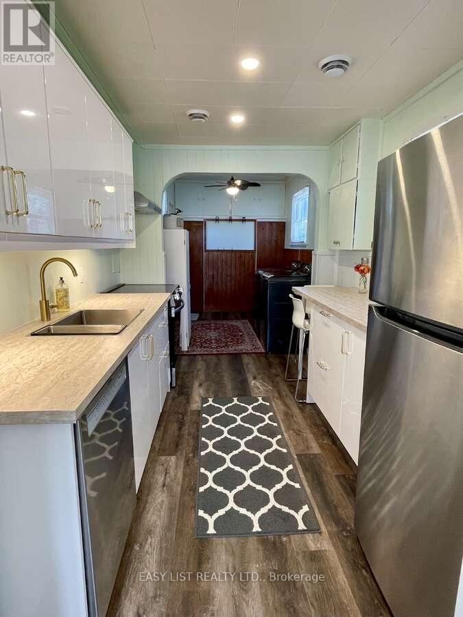 35 Mary Street, Fort Erie, Ontario  L2A 4A4 - Photo 3 - X12322238