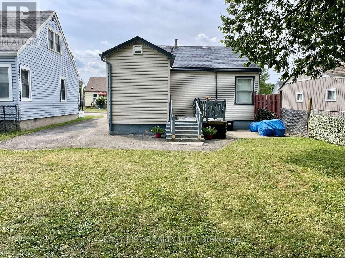 35 Mary Street, Fort Erie, Ontario  L2A 4A4 - Photo 28 - X12322238