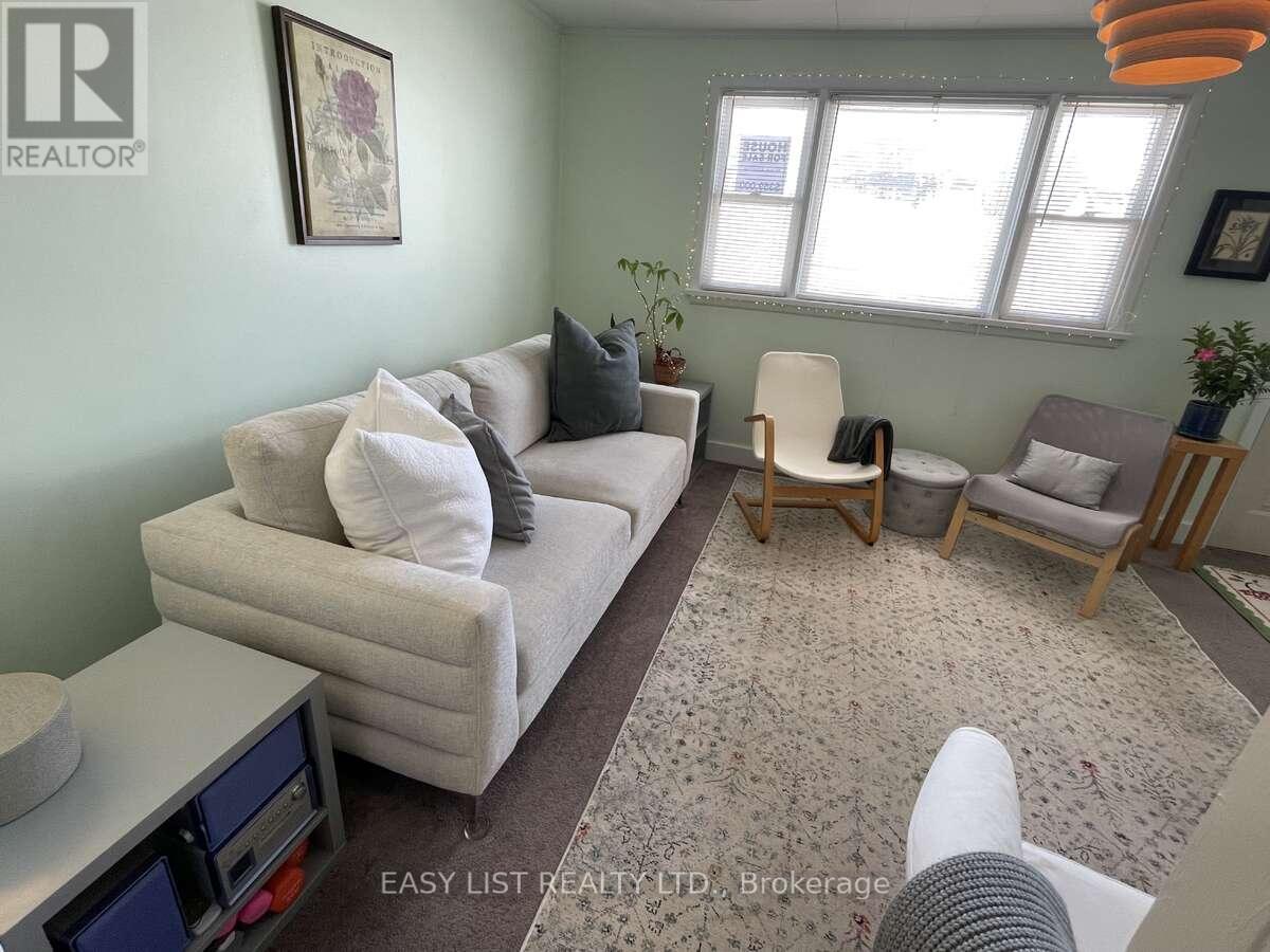 35 Mary Street, Fort Erie, Ontario  L2A 4A4 - Photo 7 - X12322238