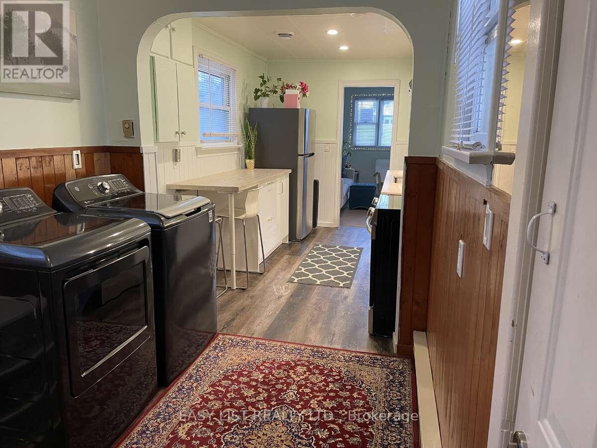 35 Mary Street, Fort Erie, Ontario  L2A 4A4 - Photo 5 - X12322238