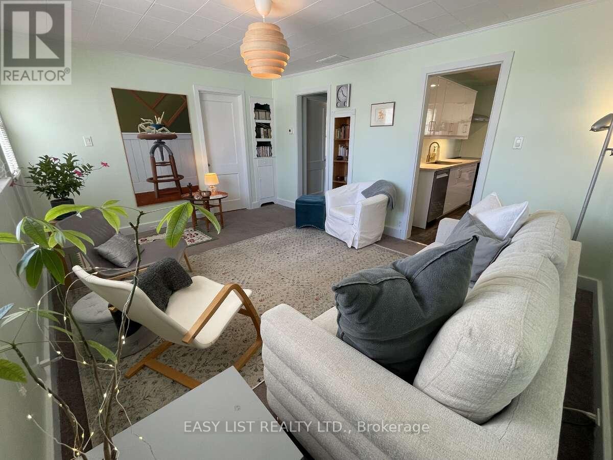 35 Mary Street, Fort Erie, Ontario  L2A 4A4 - Photo 8 - X12322238