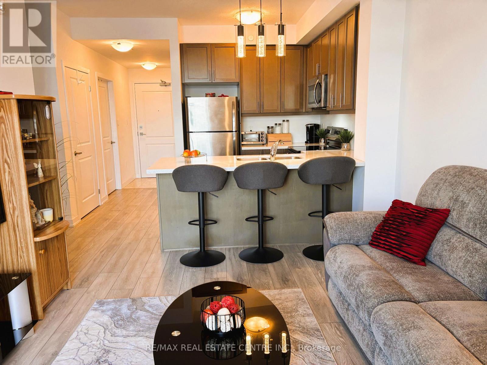 332 - 101 Shoreview Place, Hamilton, Ontario  L8E 0K3 - Photo 7 - X12579536