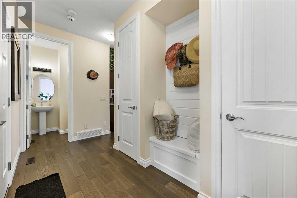 340 Lawthorn Way Se, Airdrie, Alberta  T4A 3M7 - Photo 4 - A2268711