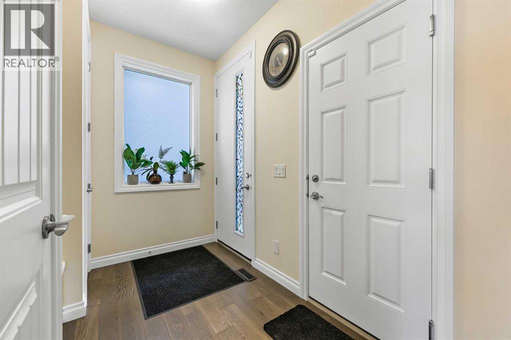 340 Lawthorn Way Se, Airdrie, Alberta  T4A 3M7 - Photo 2 - A2268711