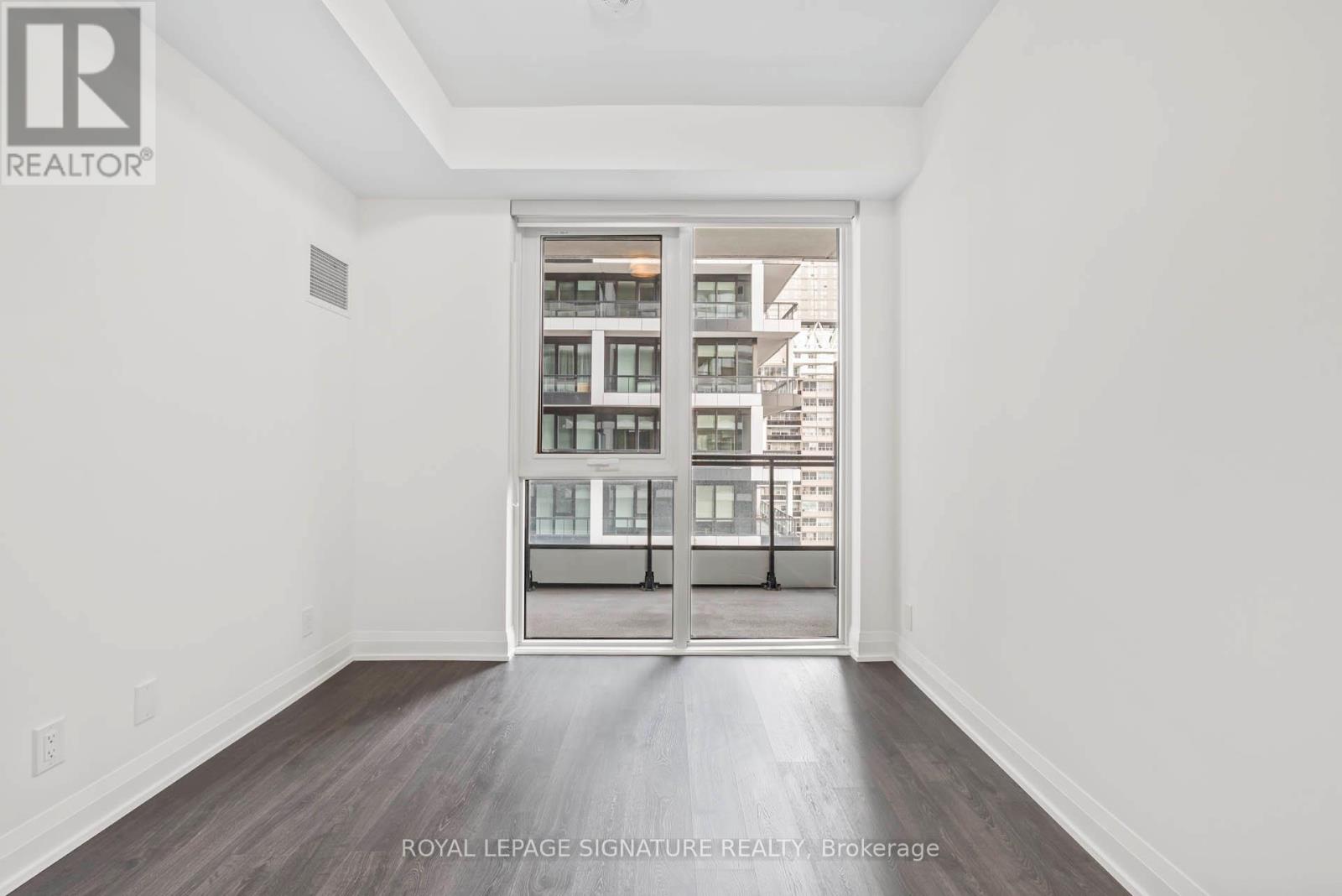 1302 - 65 Broadway Avenue, Toronto (Mount Pleasant West), Ontario  M4P 1T9 - Photo 14 - C12631294