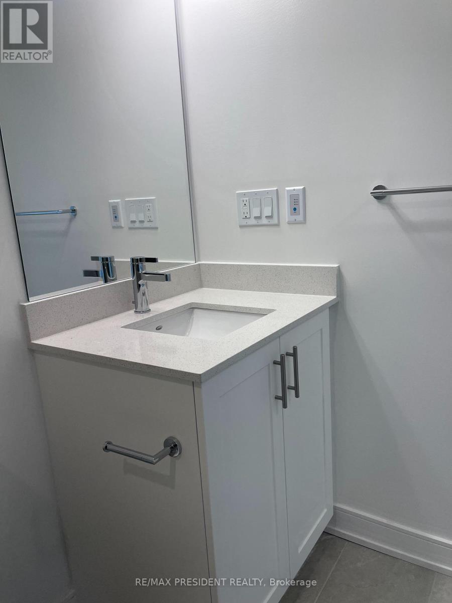 A911 - 705 Davis Drive, Newmarket, Ontario  L3Y 0J1 - Photo 5 - N12631292